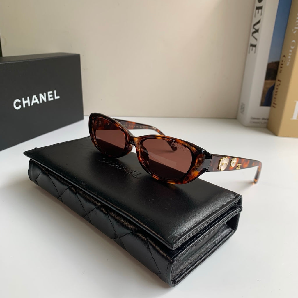 Chanel Cat-Eye Silver Lens Sunglasses for Men & Women - 486642 - detail image 4