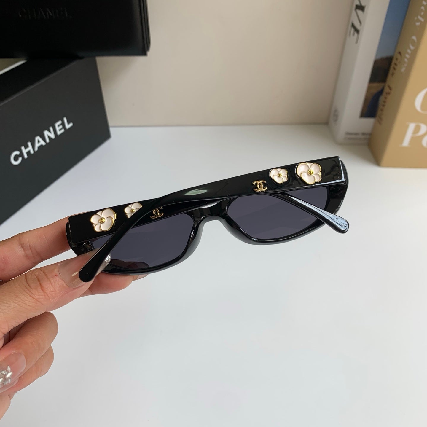 Chanel Cat-Eye Silver Lens Sunglasses for Men & Women - 486643 - detail image 8