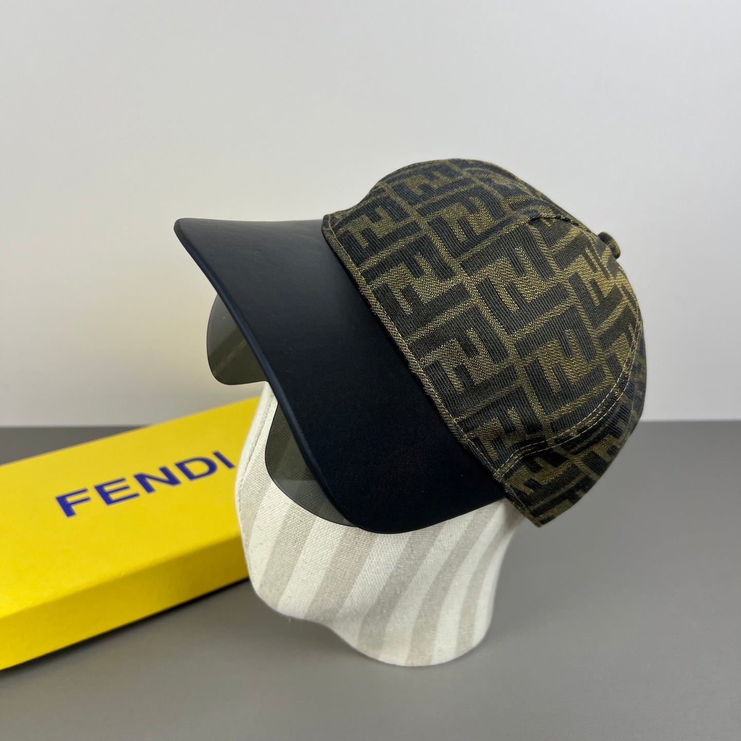Fendi Fashion Black Lens Sunglasses for Men & Women - 416298 - detail image 2