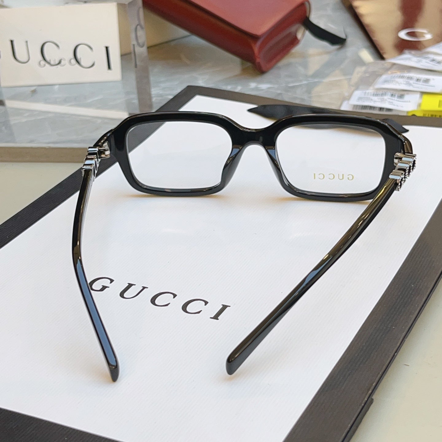 Gucci GG2152S Fashion Black Lens Sunglasses for Men & Women - 431364 - detail image 9