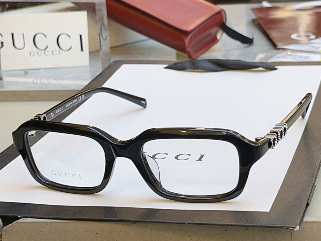 Gucci GG2152S Fashion Black Lens Sunglasses for Men & Women - 431365