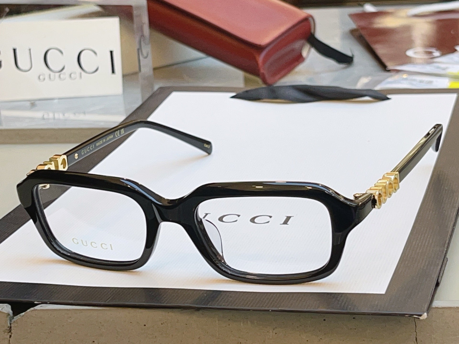 Gucci GG2152S Fashion Black Lens Sunglasses for Men & Women - 431365 - detail image 3