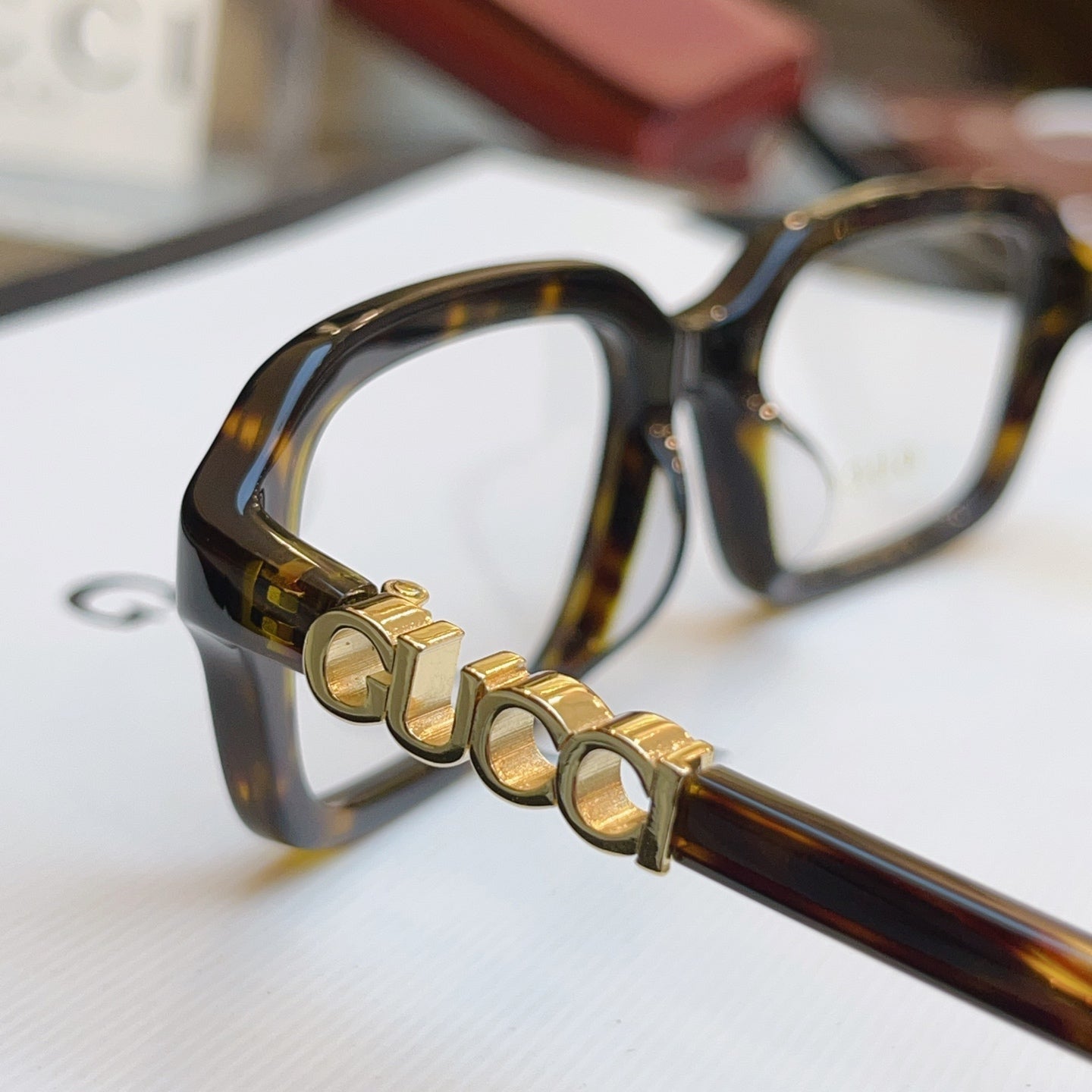 Gucci GG2152S Fashion Black Lens Sunglasses for Men & Women - 431366 - detail image 9