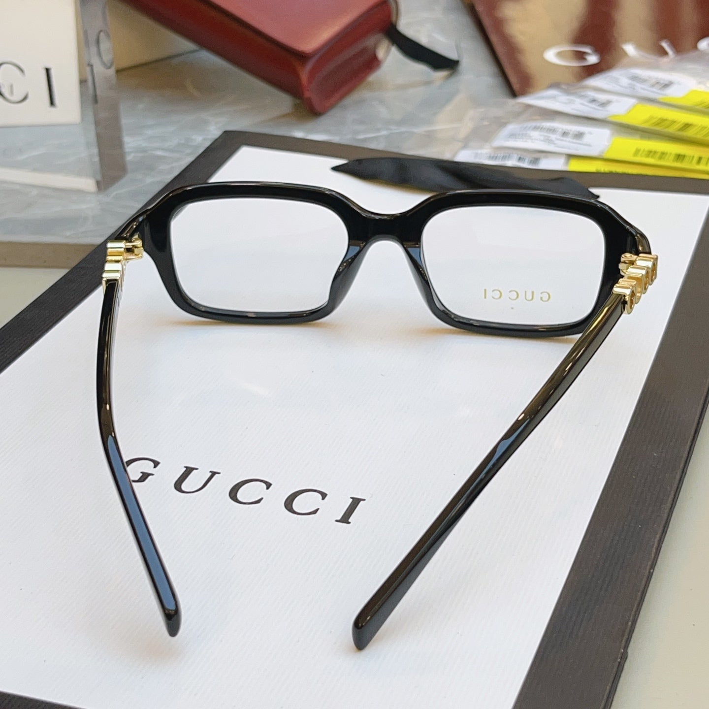Gucci GG2152S Fashion Black Lens Sunglasses for Men & Women - 431367 - detail image 6