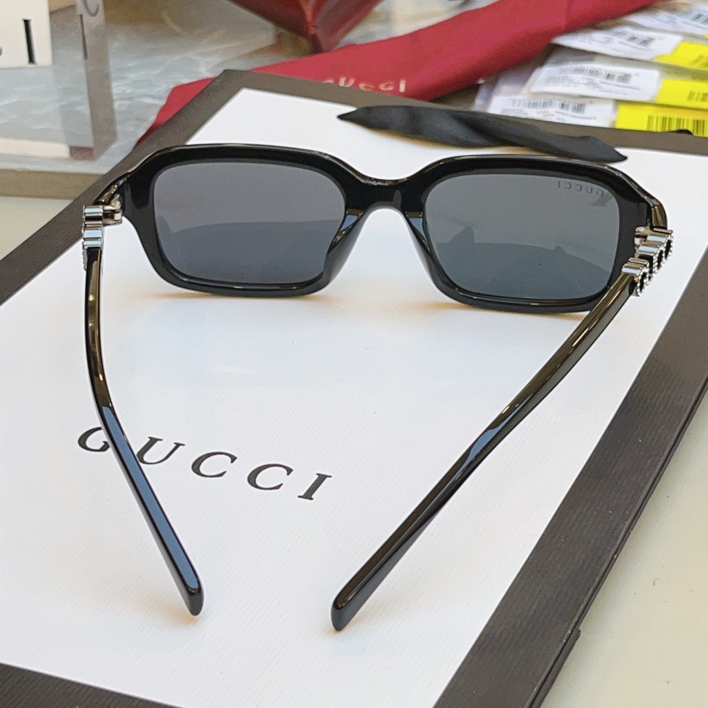 Gucci GG2152S Fashion Black Lens Sunglasses for Men & Women - 431368 - detail image 7