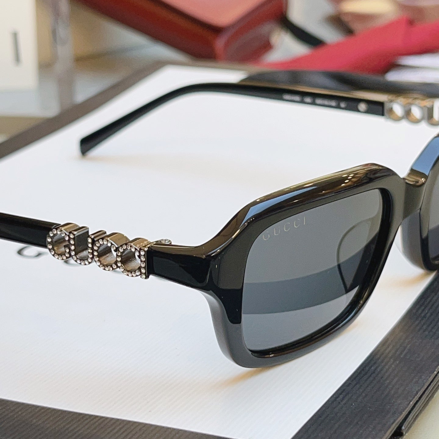 Gucci GG2152S Fashion Black Lens Sunglasses for Men & Women - 431368 - detail image 5