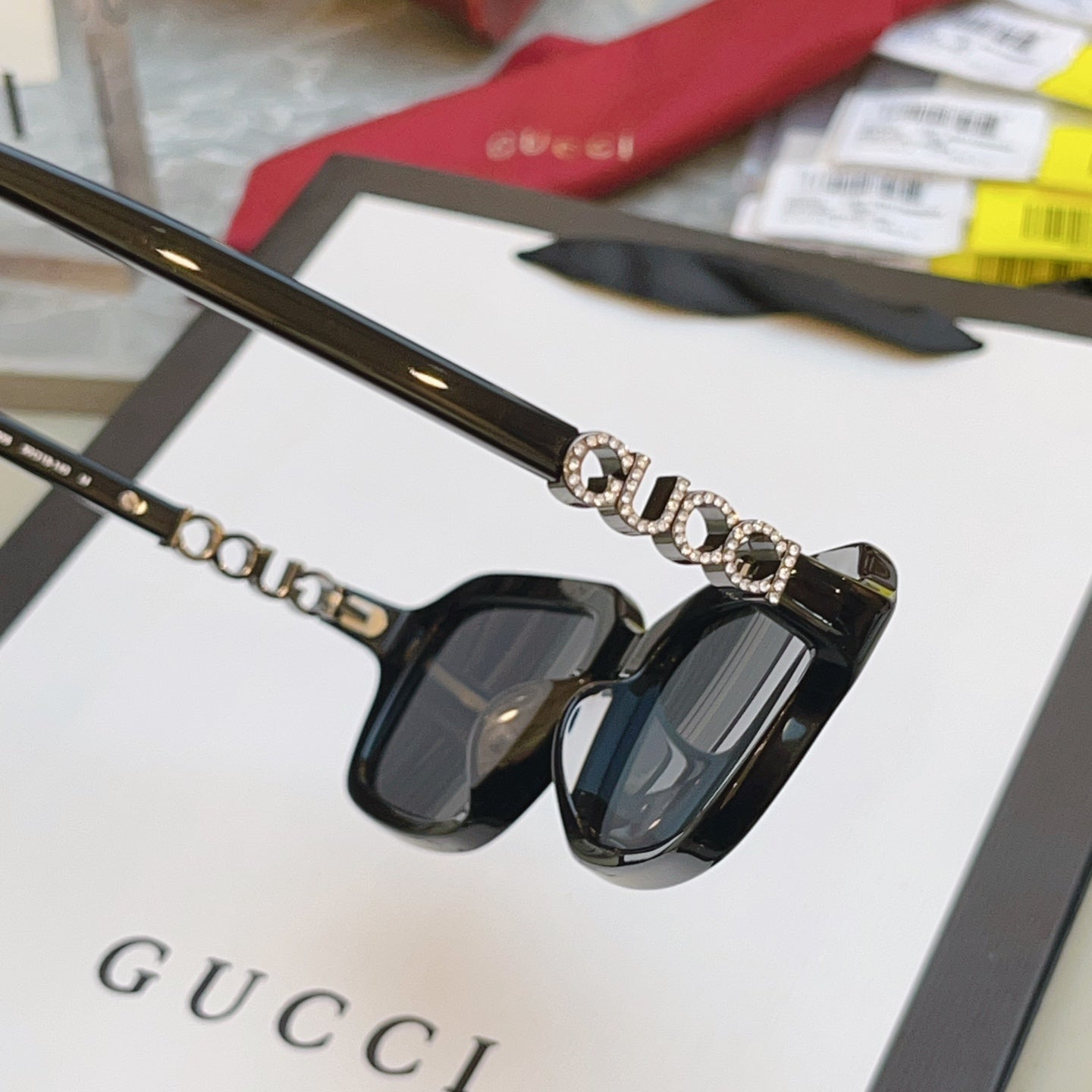 Gucci GG2152S Fashion Black Lens Sunglasses for Men & Women - 431368 - detail image 6