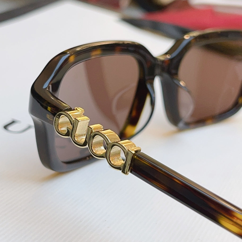 Gucci GG2152S Fashion Black Lens Sunglasses for Men & Women - detail image 8