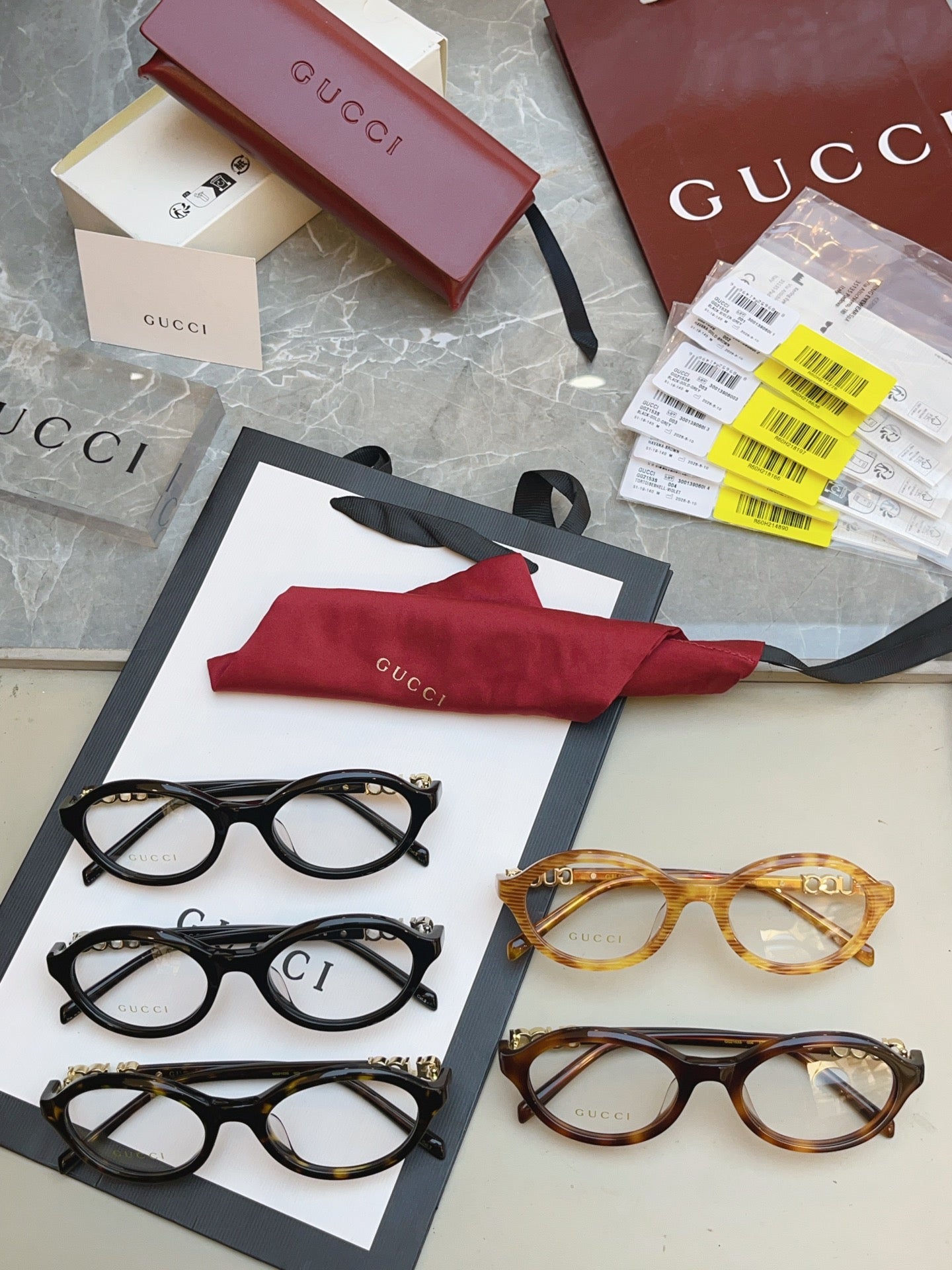 Gucci GG2153S Fashion Black Lens Sunglasses for Men & Women - 431484 - detail image 9