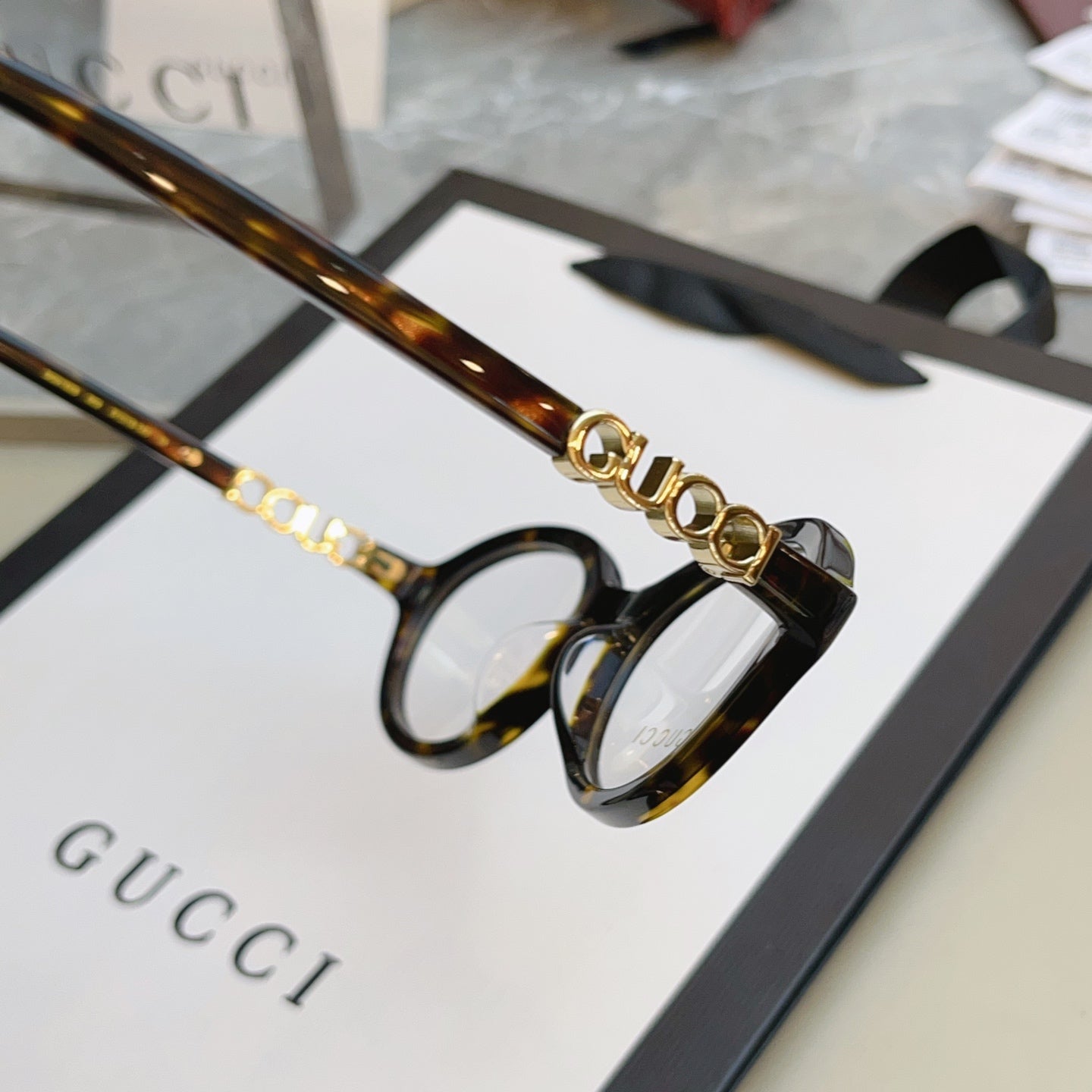 Gucci GG2153S Fashion Black Lens Sunglasses for Men & Women - 431482 - detail image 7