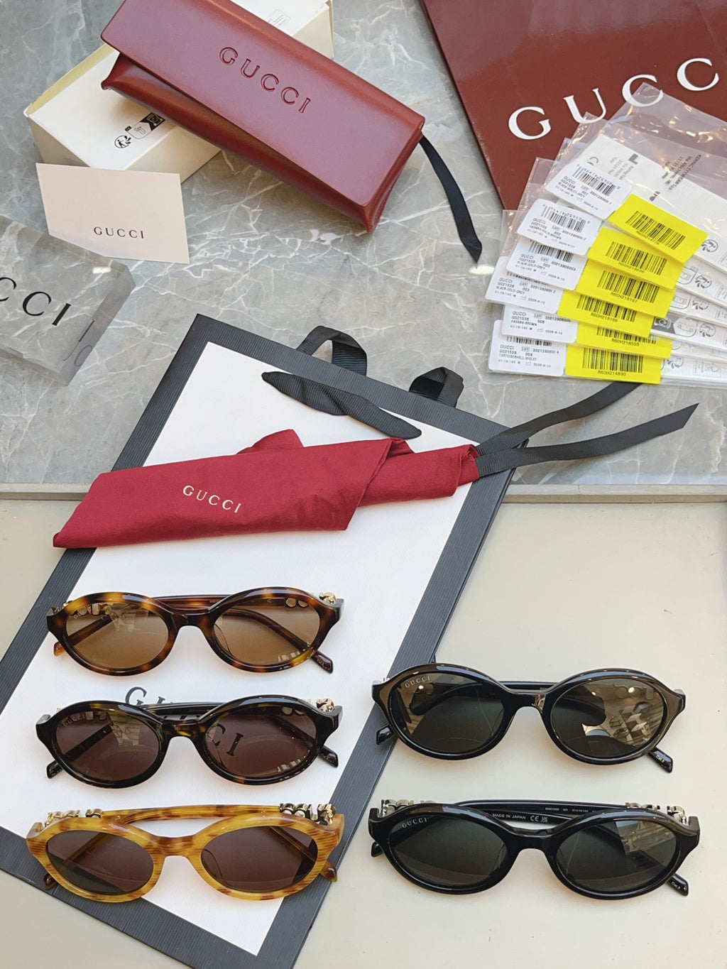 Gucci GG2153S Fashion Black Lens Sunglasses for Men & Women - detail image 9
