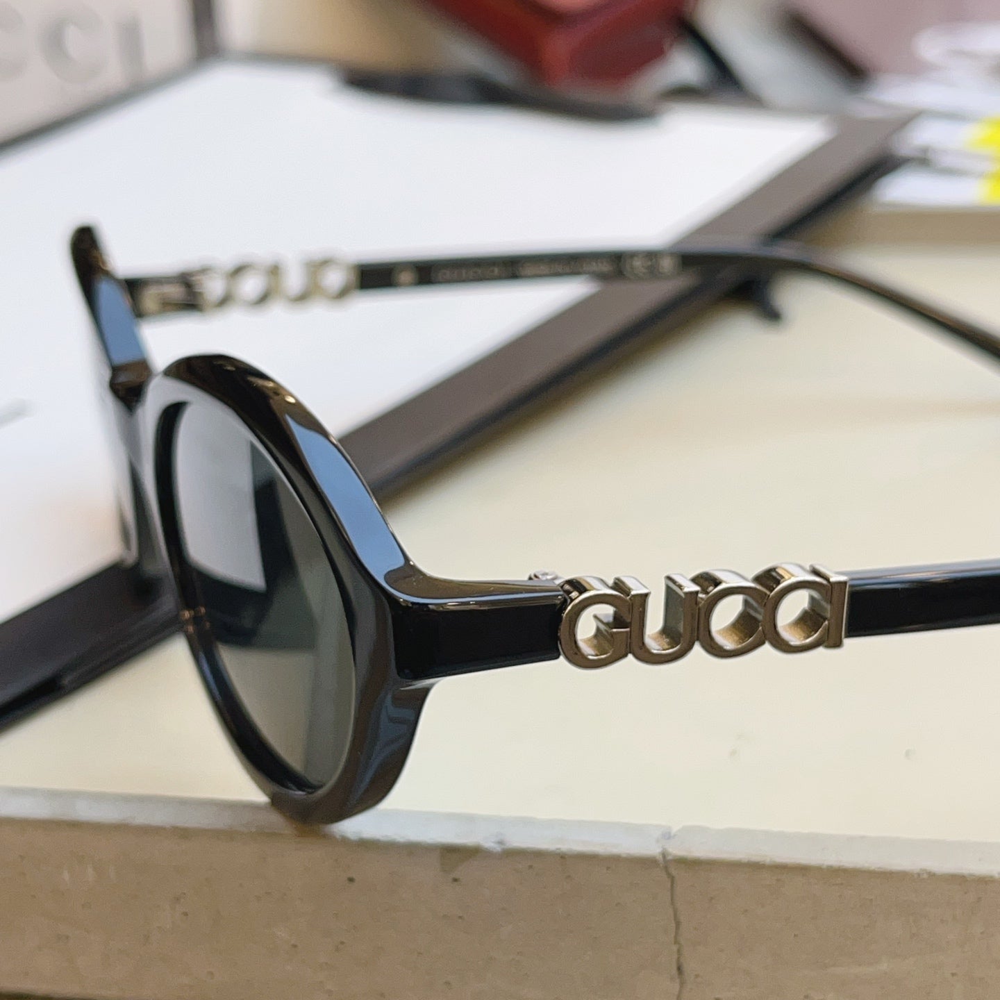 Gucci GG2153S Fashion Black Lens Sunglasses for Men & Women - 431485 - detail image 6
