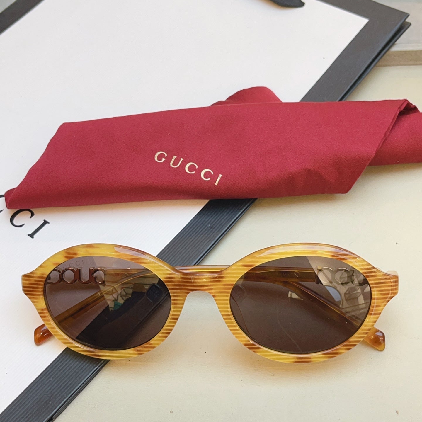 Gucci GG2153S Fashion Black Lens Sunglasses for Men & Women - 431485 - detail image 3