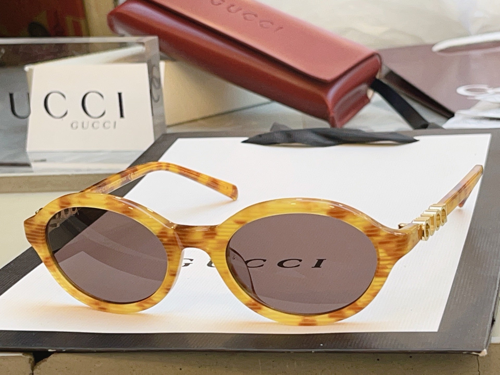Gucci GG2153S Fashion Gold Lens Sunglasses for Men & Women - detail image 3