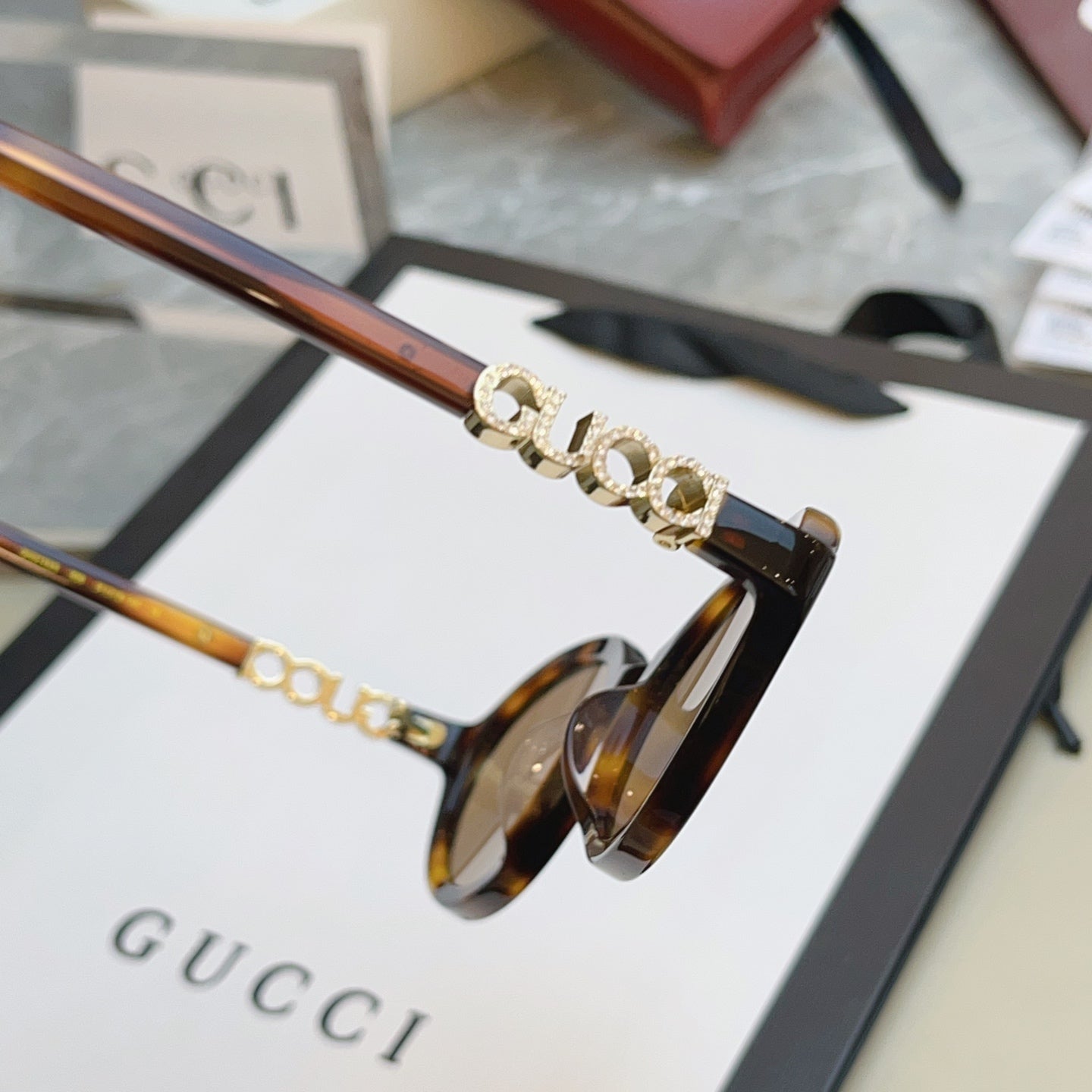 Gucci GG2153S Fashion Black Lens Sunglasses for Men & Women - 431487 - detail image 7