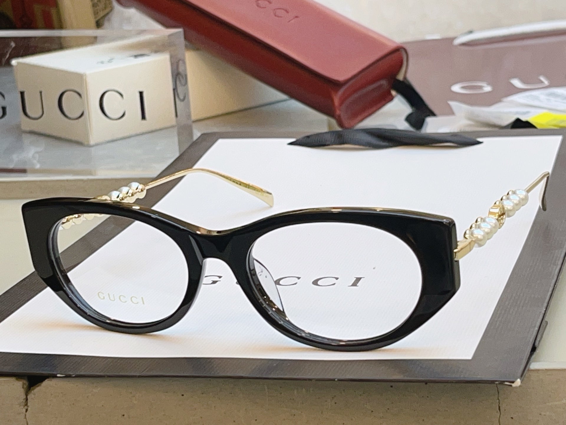 Gucci GG1970SA Fashion Black Lens Sunglasses for Men & Women - 431490 - detail image 2
