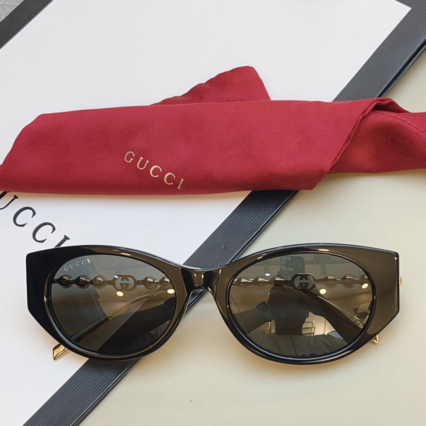 Gucci GG1970SA Fashion Black Lens Sunglasses for Men & Women - detail image 3