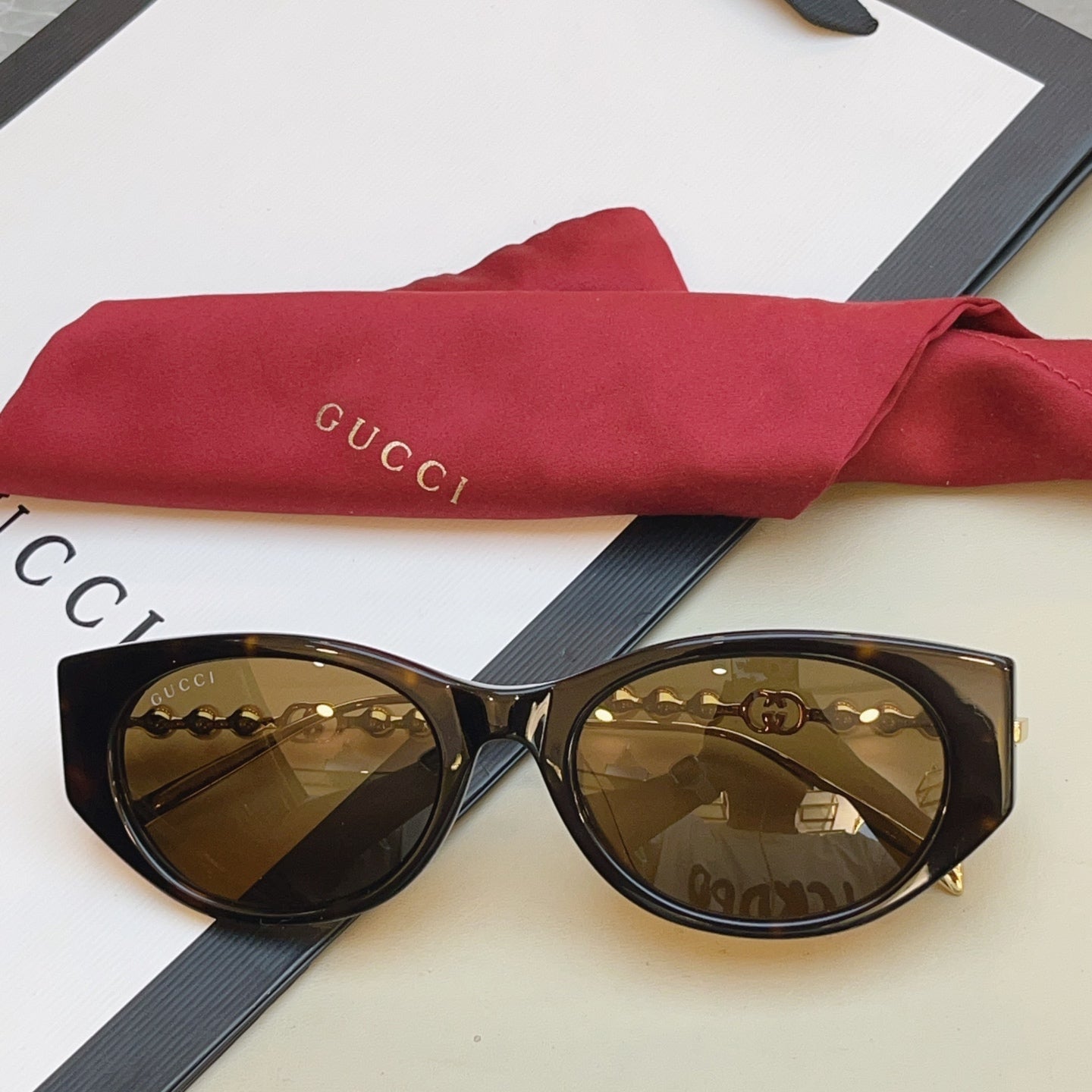 Gucci GG1970SA Fashion Black Lens Sunglasses for Men & Women - detail image 5