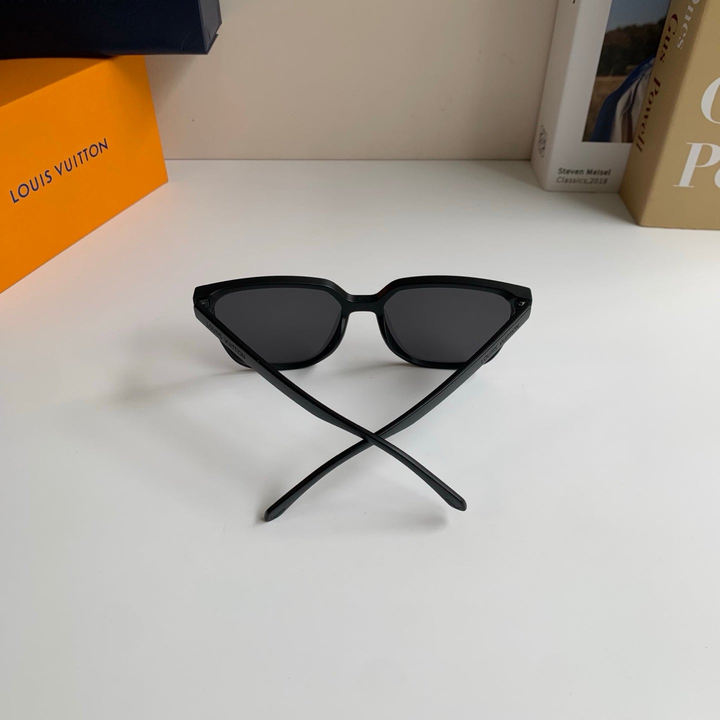 Louis Vuitton Square Black Lens Sunglasses for Men & Women - 431229 - detail image 8