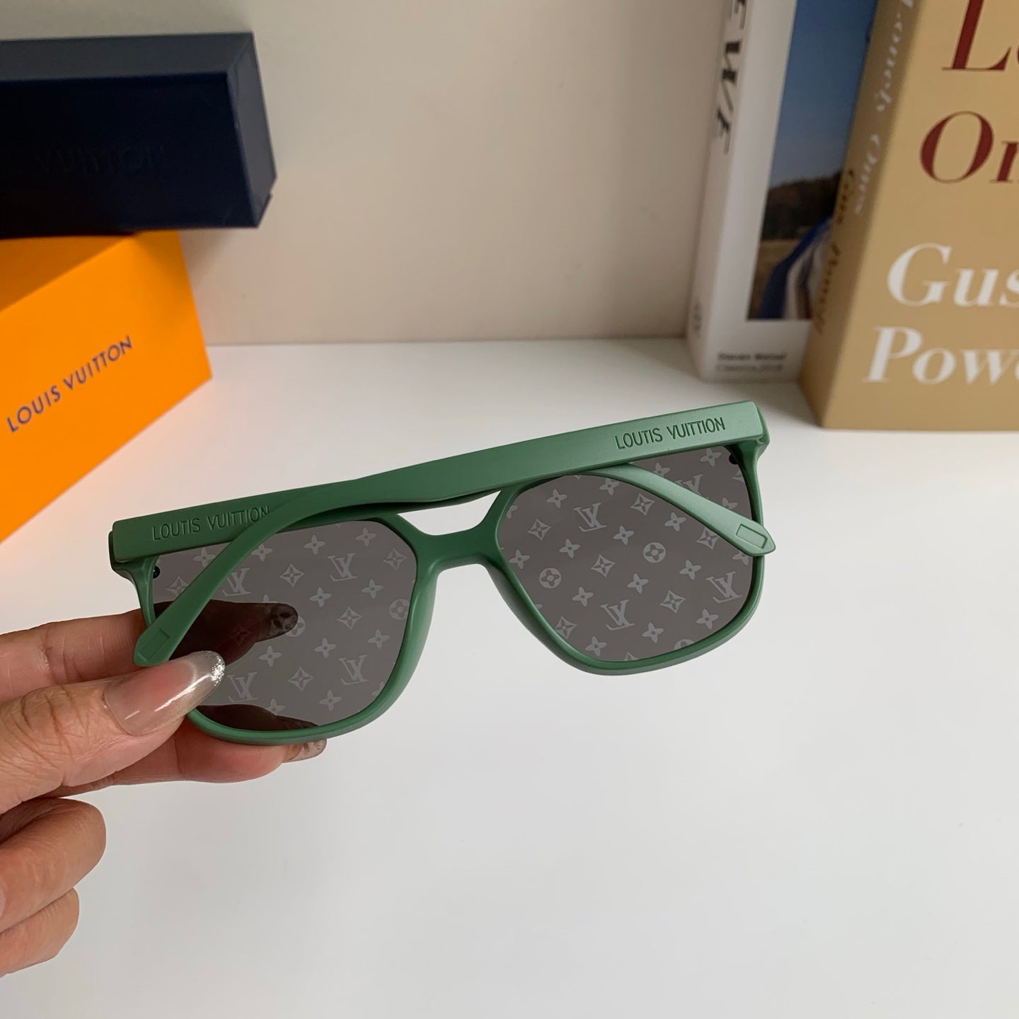 Louis Vuitton Square Gray Lens Sunglasses for Men & Women - 431230 - detail image 8