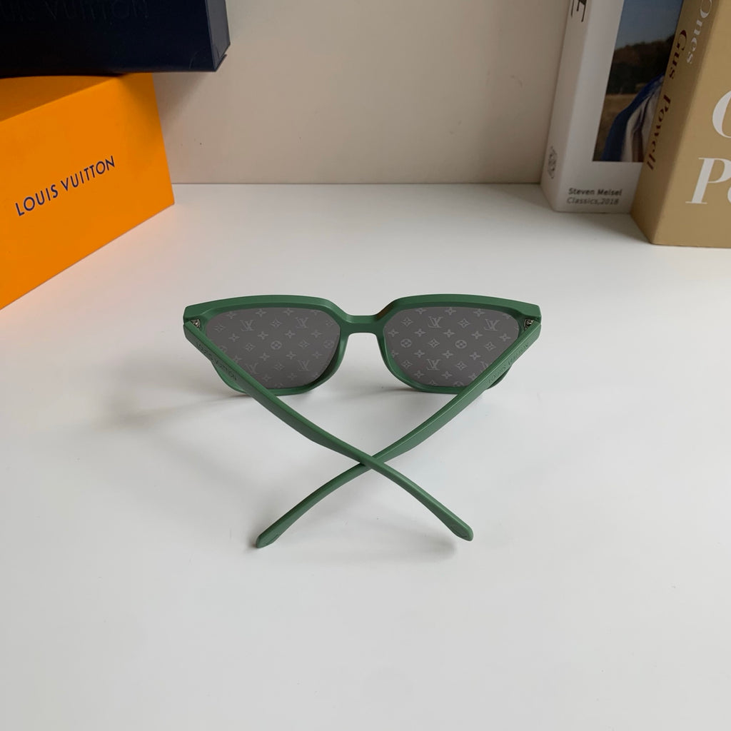 Louis Vuitton Square Gray Lens Sunglasses for Men & Women - 431230 - detail image 6