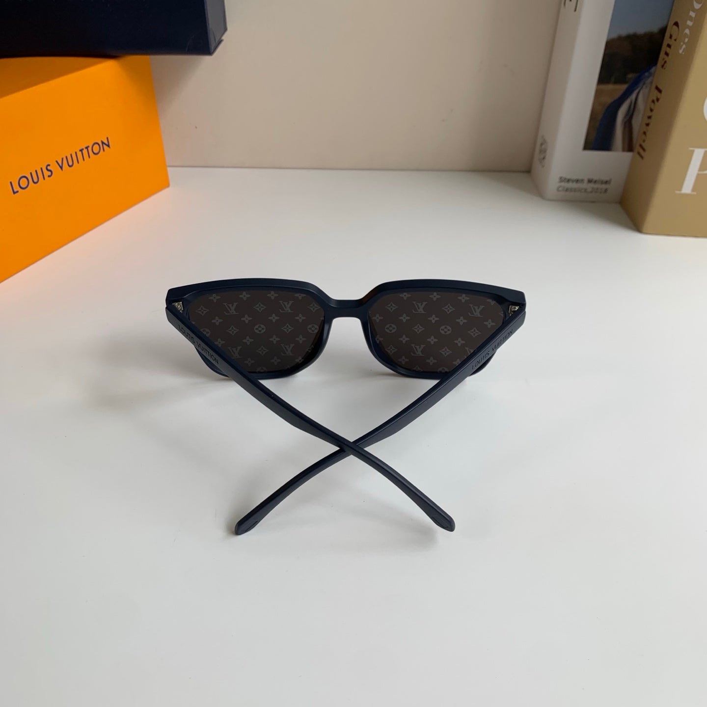 Louis Vuitton Square Blue Lens Sunglasses for Men & Women - 431232 - detail image 7