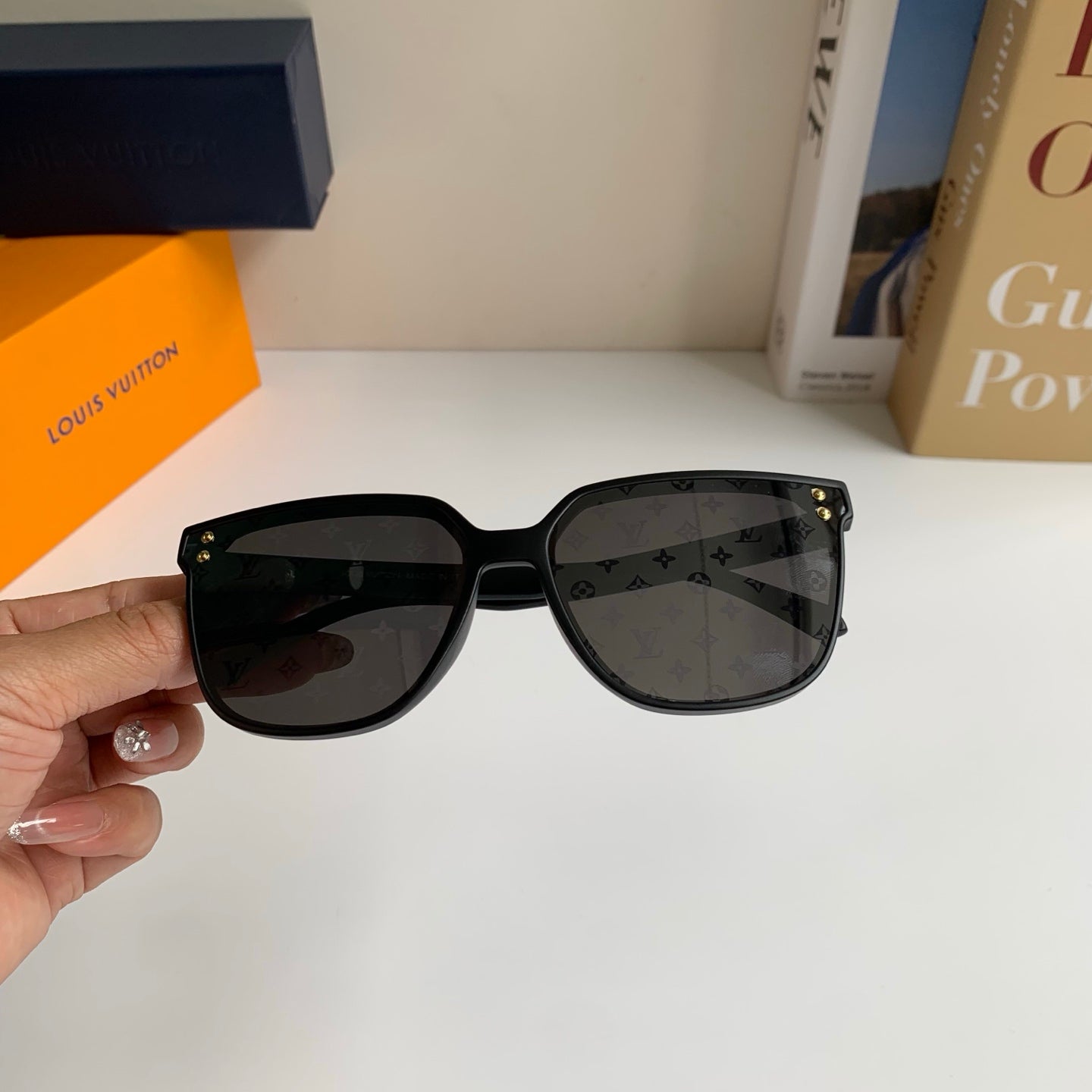 Louis Vuitton Square Silver Lens Sunglasses for Men & Women - 431233 - detail image 3