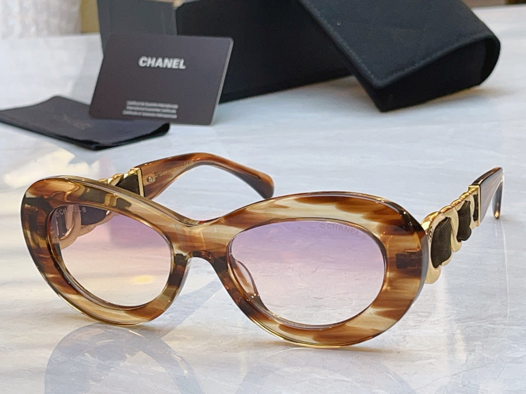 Chanel A71748 Fashion Red Lens Sunglasses for Men & Women - detail image 4