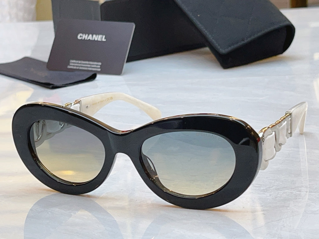 Chanel A71748 Fashion Red Lens Sunglasses for Men & Women - detail image 2
