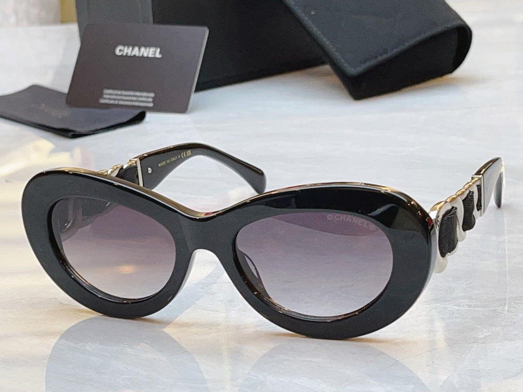 Chanel A71748 Fashion Red Lens Sunglasses for Men & Women - detail image 5