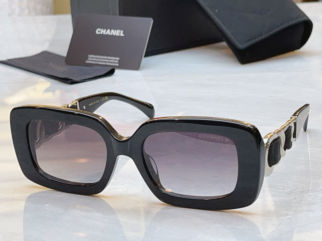 Chanel A71747 Fashion Black Lens Sunglasses for Men & Women - detail image 7