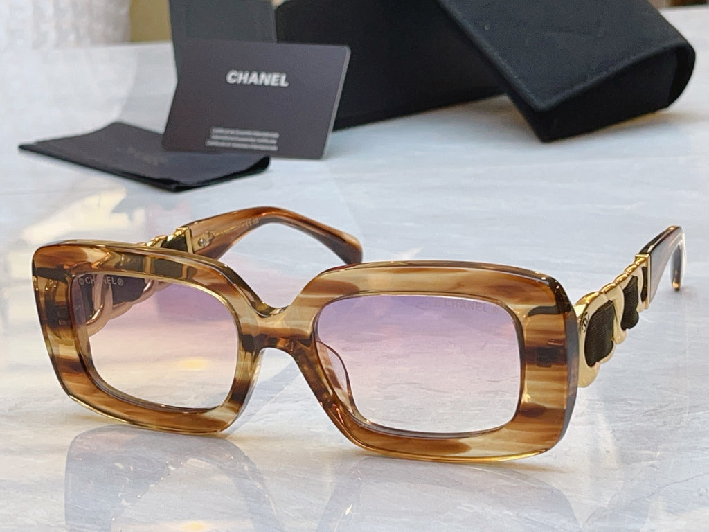 Chanel A71747 Fashion Black Lens Sunglasses for Men & Women - detail image 4