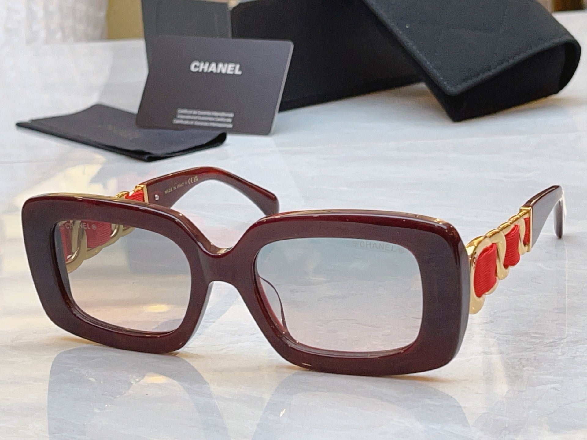 Chanel A71747 Fashion Black Lens Sunglasses for Men & Women - detail image 6