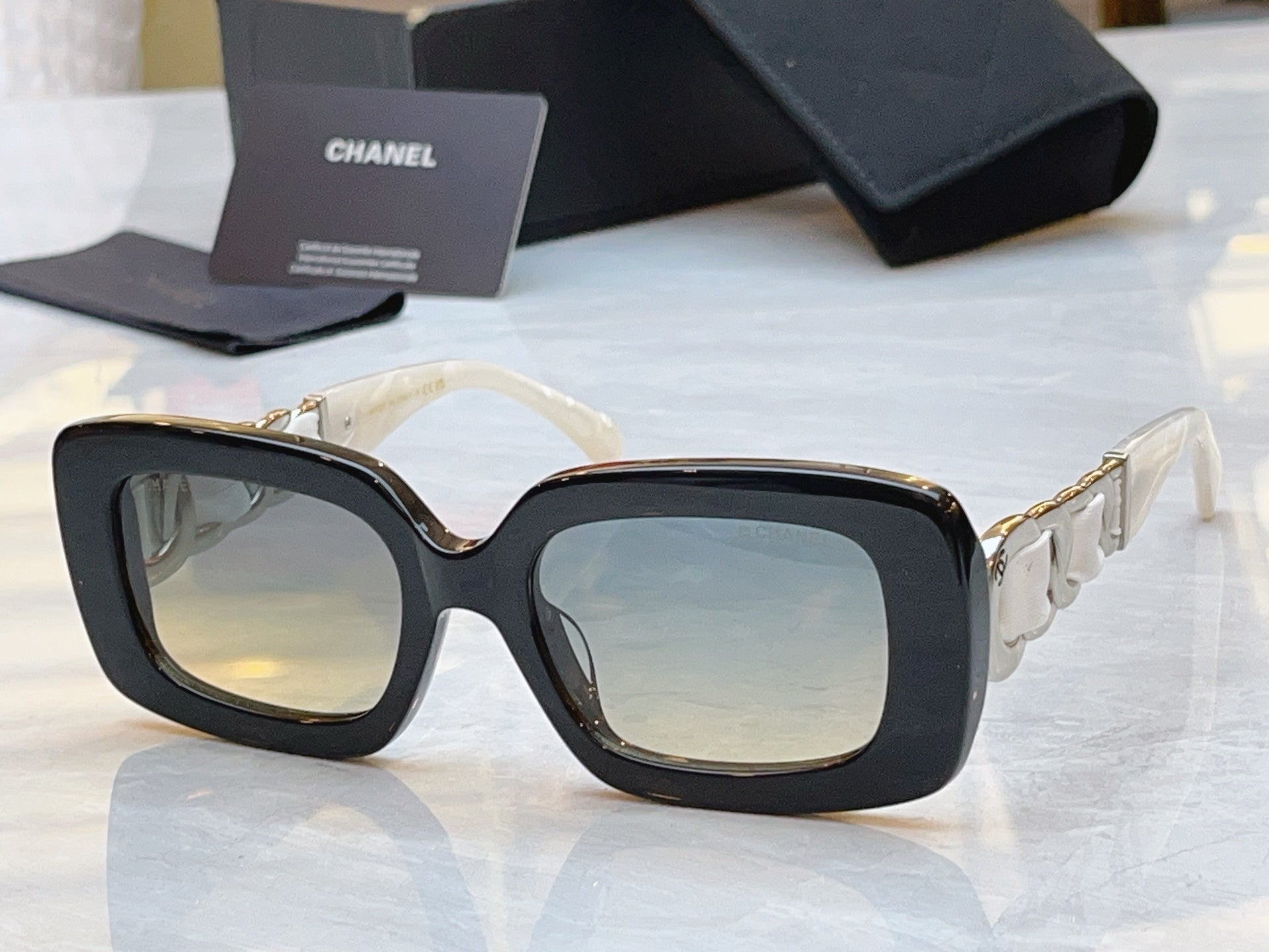 Chanel A71747 Fashion Black Lens Sunglasses for Men & Women - detail image 2