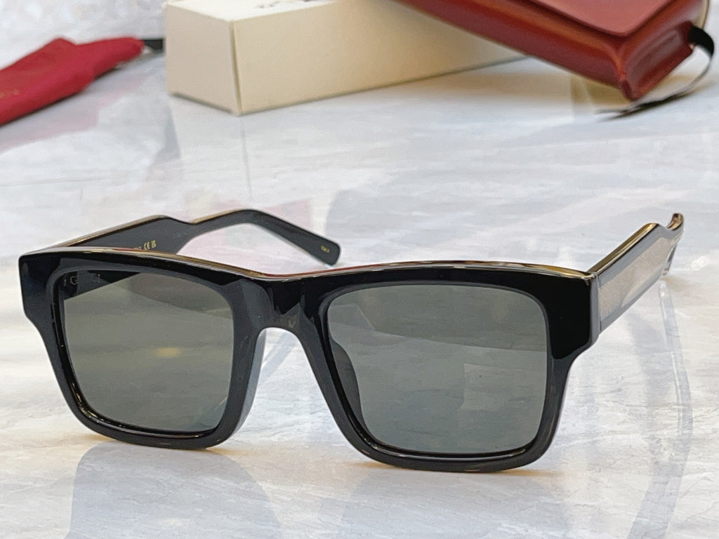 Gucci GG2072SA Fashion Gray Lens Sunglasses for Men & Women