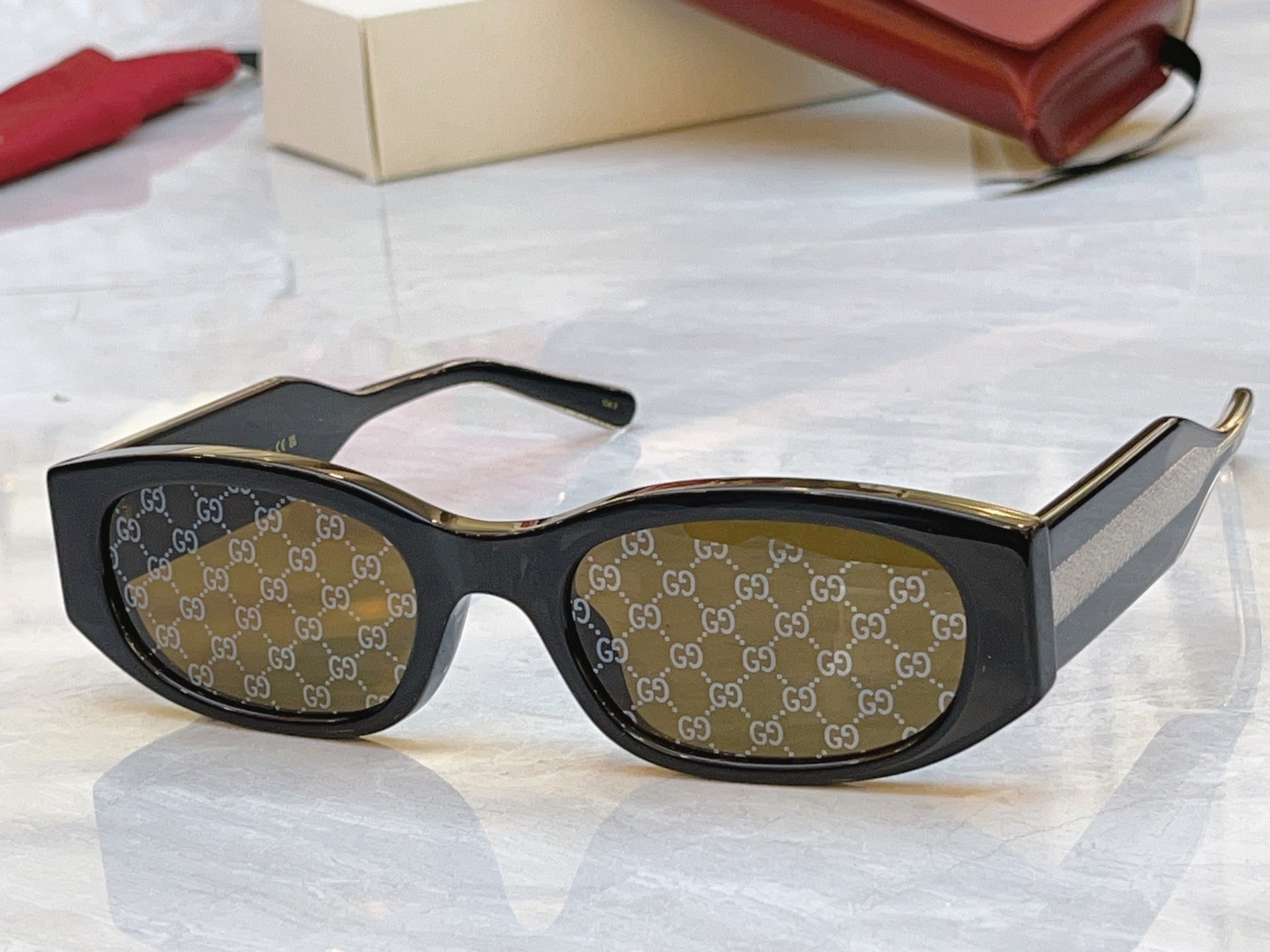 Gucci GG2068SA Fashion Green Lens Sunglasses for Men & Women - detail image 3