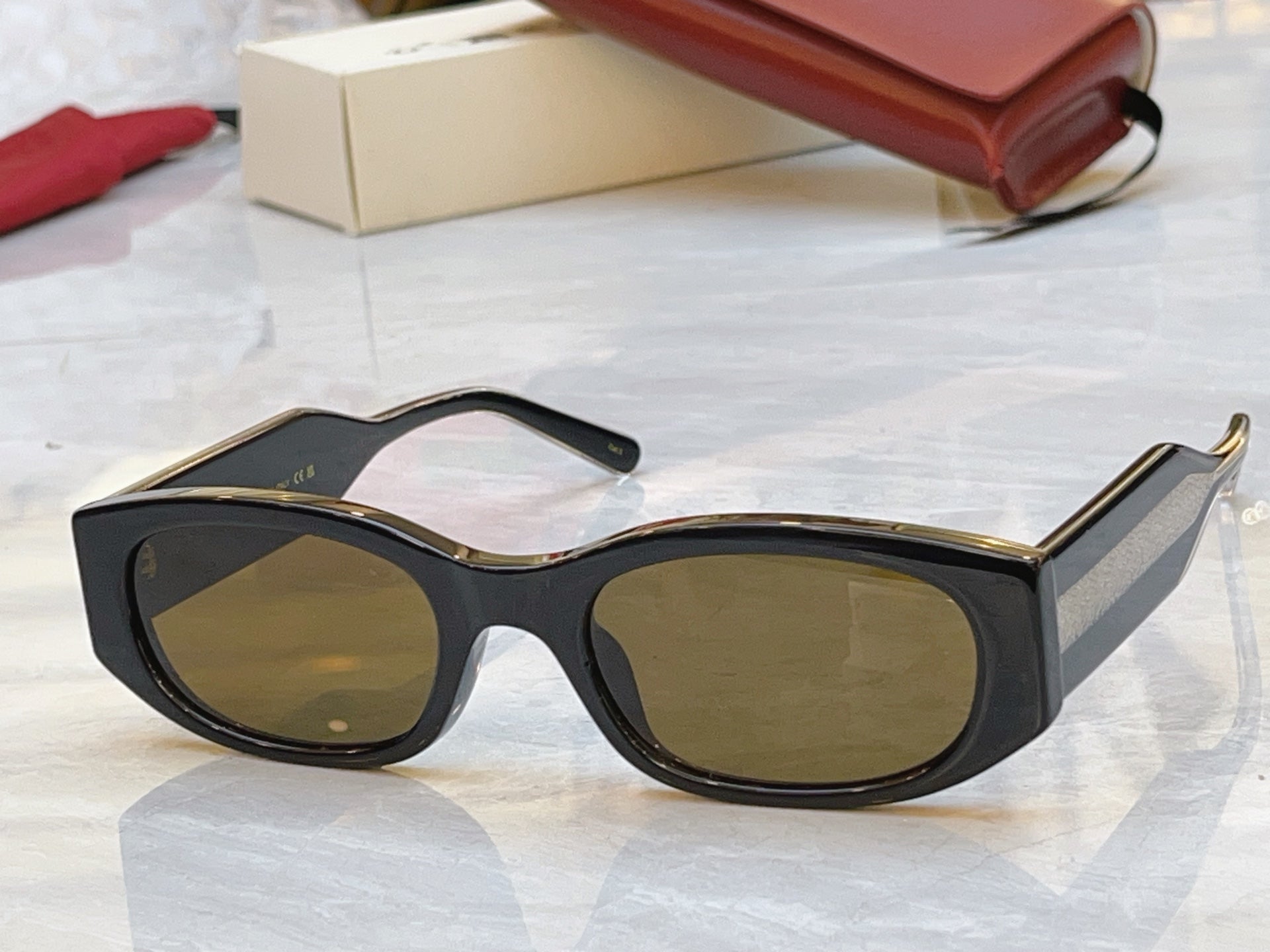 Gucci GG2068SA Fashion Green Lens Sunglasses for Men & Women - detail image 5