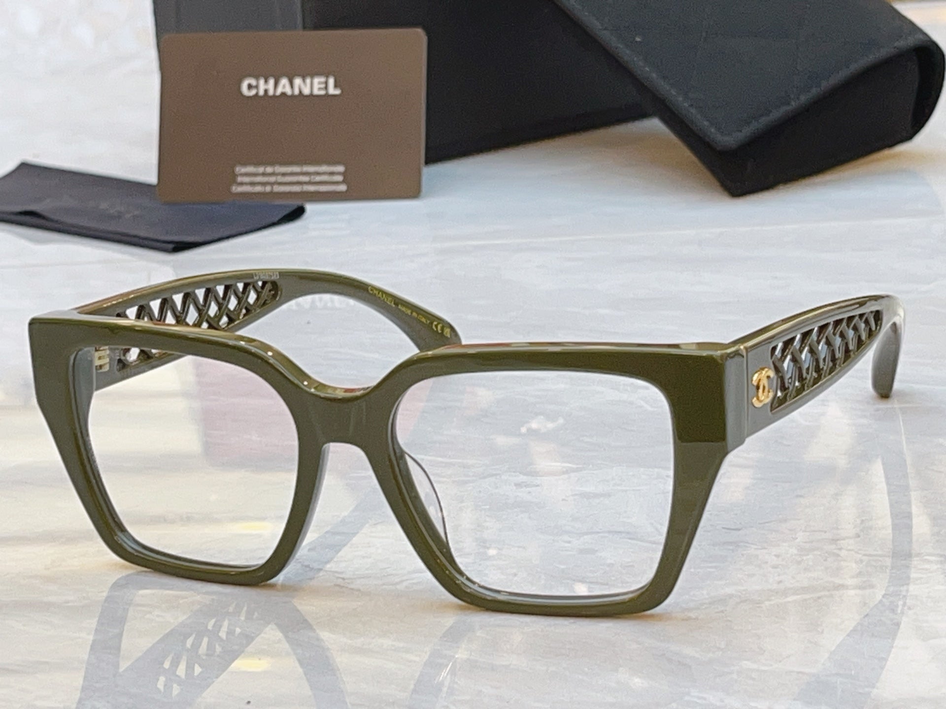 Chanel CH3517 Fashion Black Lens Sunglasses for Men & Women - 449060 - detail image 3
