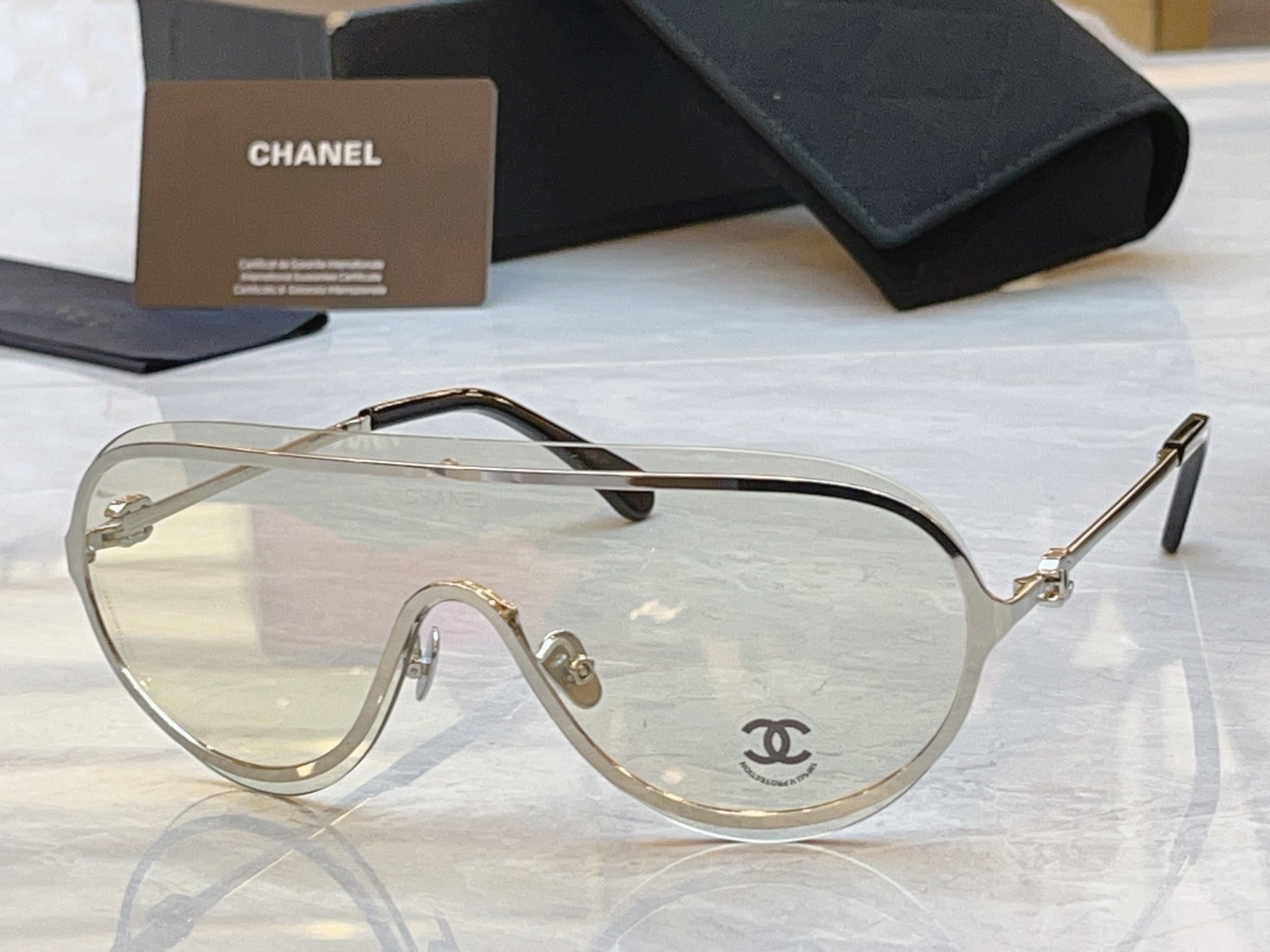 Chanel A71786 Fashion Gray Lens Sunglasses for Men & Women - detail image 5