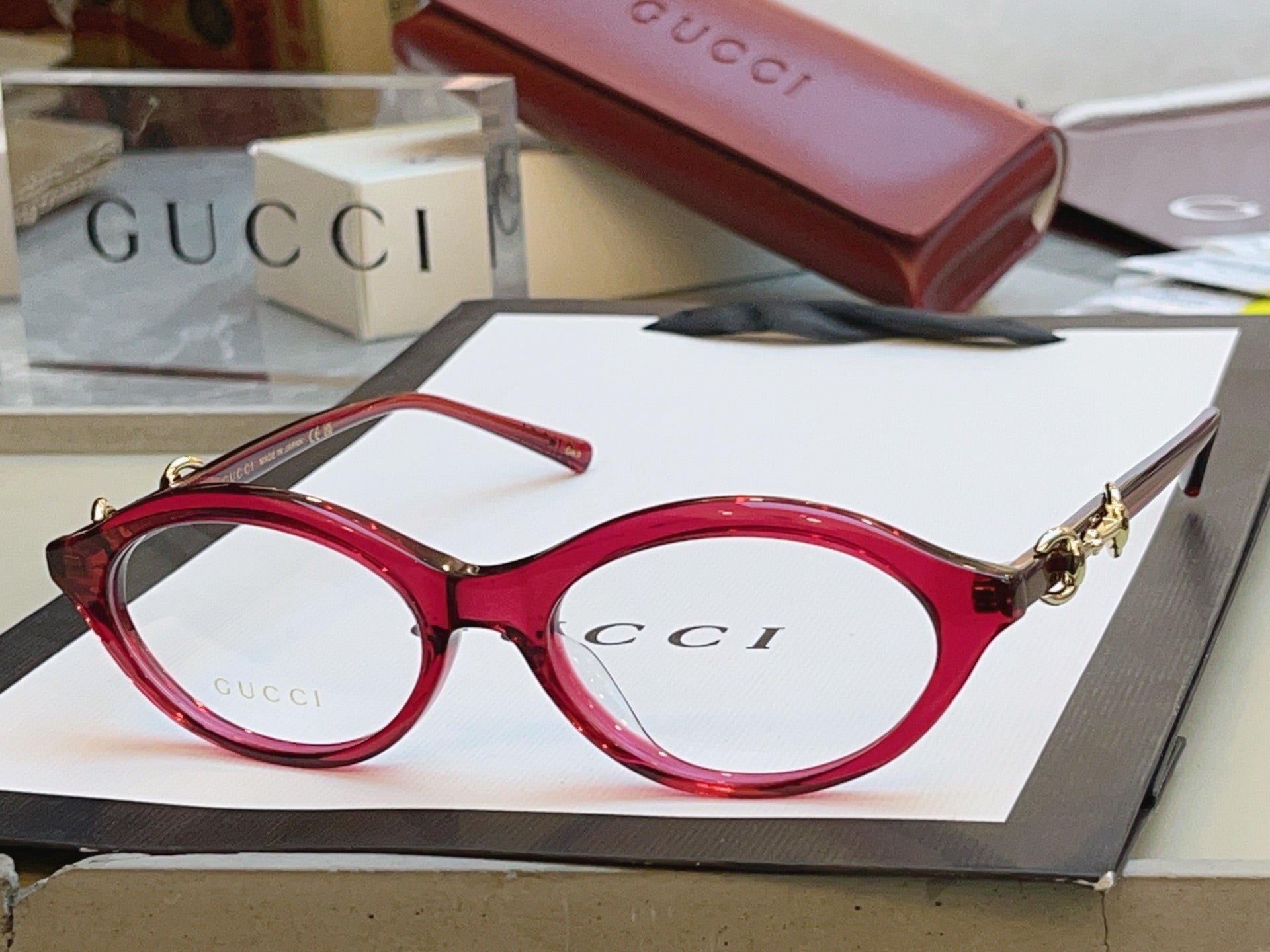 Gucci GG2215S Fashion Black Lens Sunglasses for Men & Women - 448746 - detail image 5