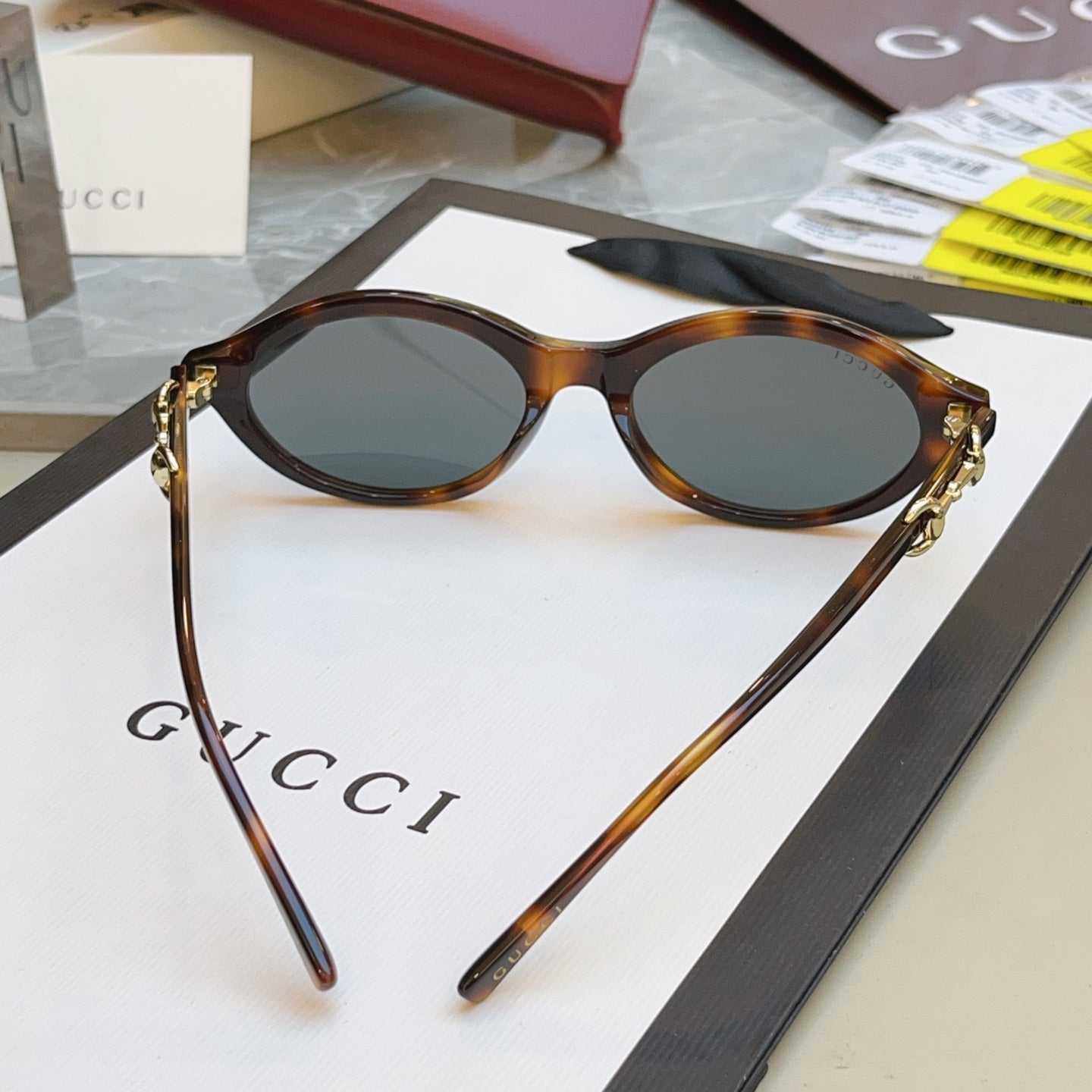 Gucci GG2215S Fashion Black Lens Sunglasses for Men & Women - 448749 - detail image 9