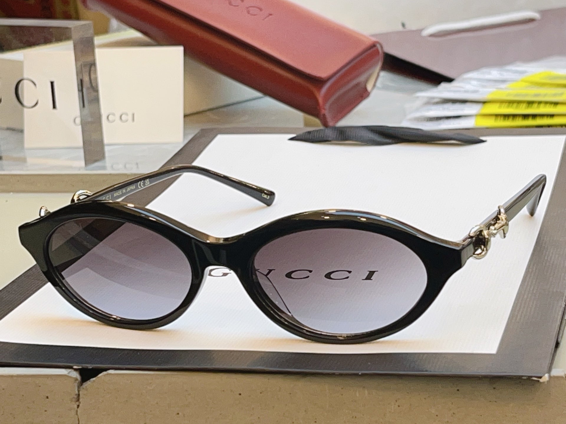 Gucci GG2215S Fashion Red Lens Sunglasses for Men & Women - 448750 - detail image 5