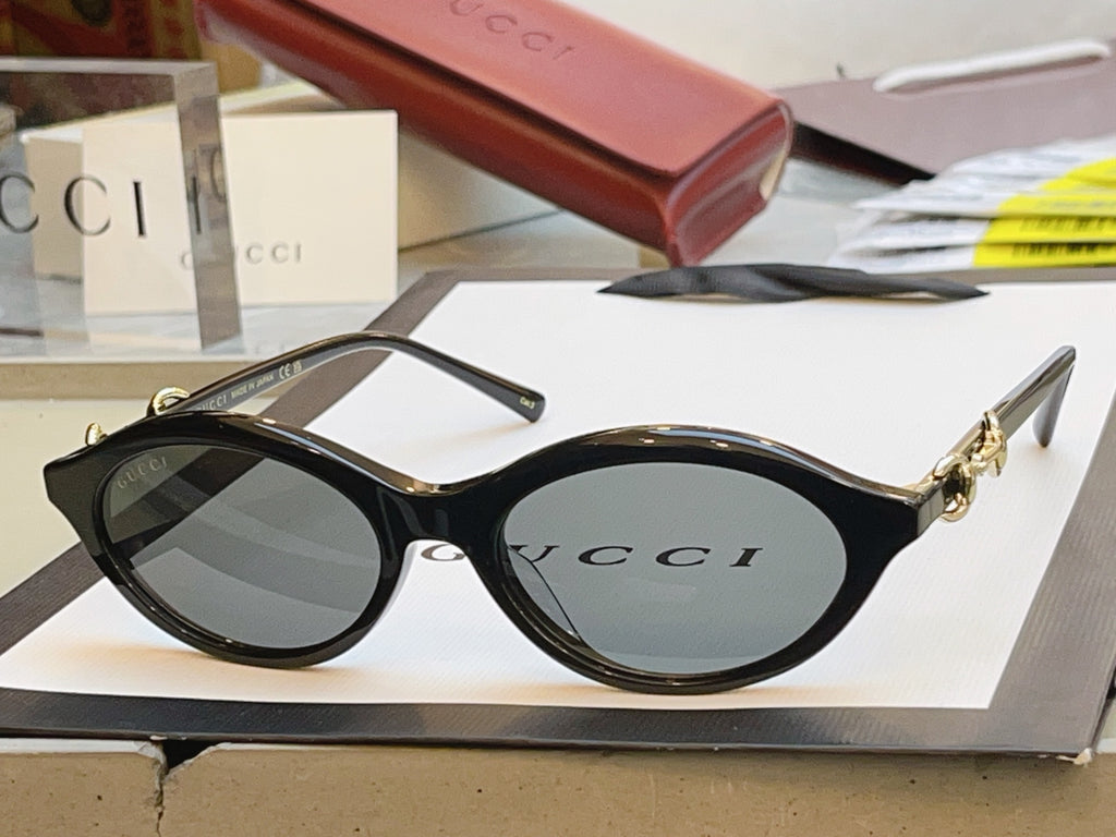 Gucci GG2215S Fashion Red Lens Sunglasses for Men & Women - 448750 - detail image 4