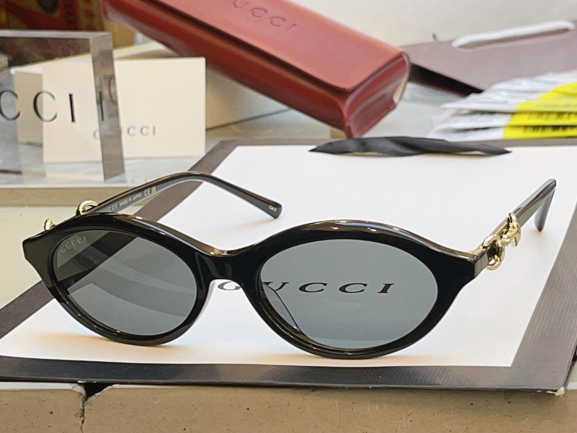 Gucci GG2215S Fashion Red Lens Sunglasses for Men & Women - 448750 - detail image 4
