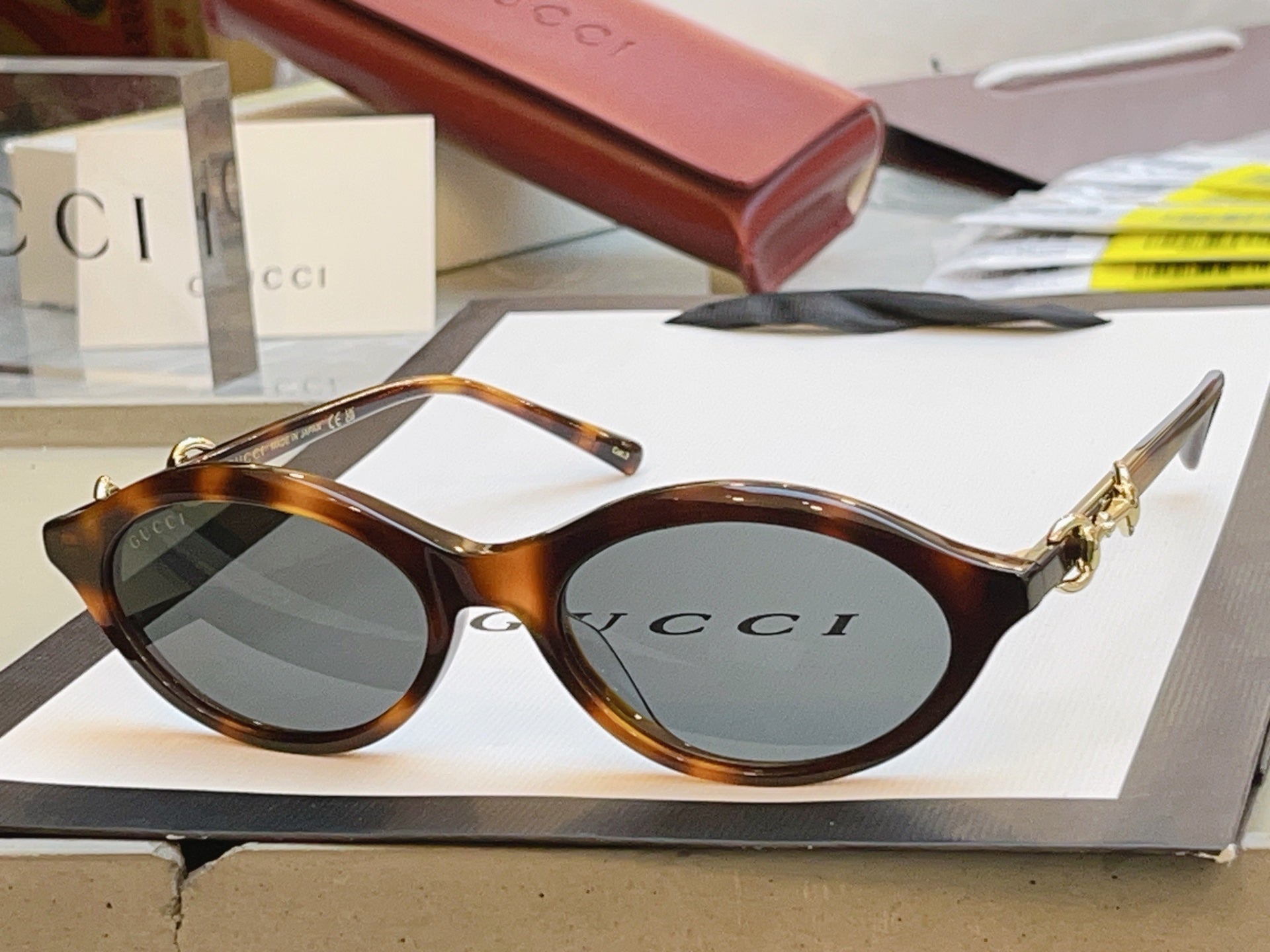 Gucci GG2215S Fashion Red Lens Sunglasses for Men & Women - 448750 - detail image 3