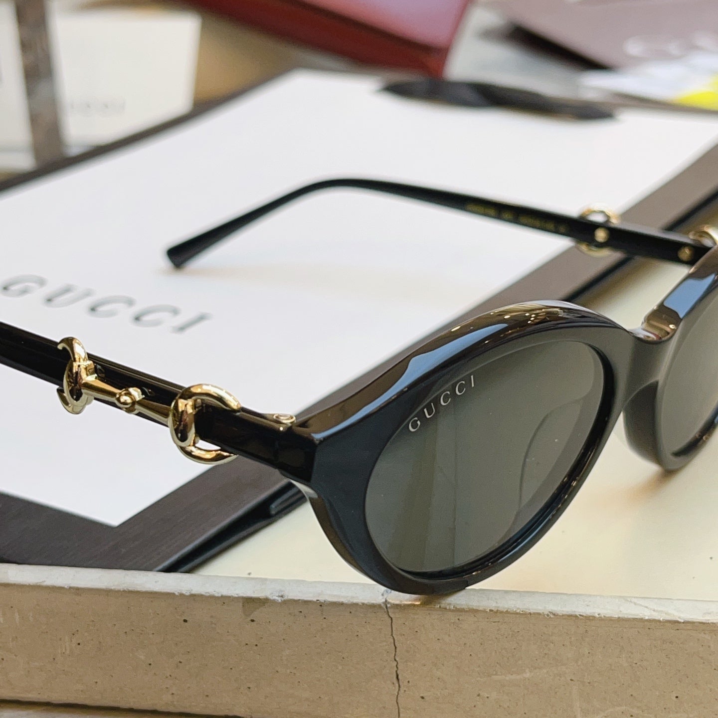 Gucci GG2215S Fashion Black Lens Sunglasses for Men & Women - detail image 7