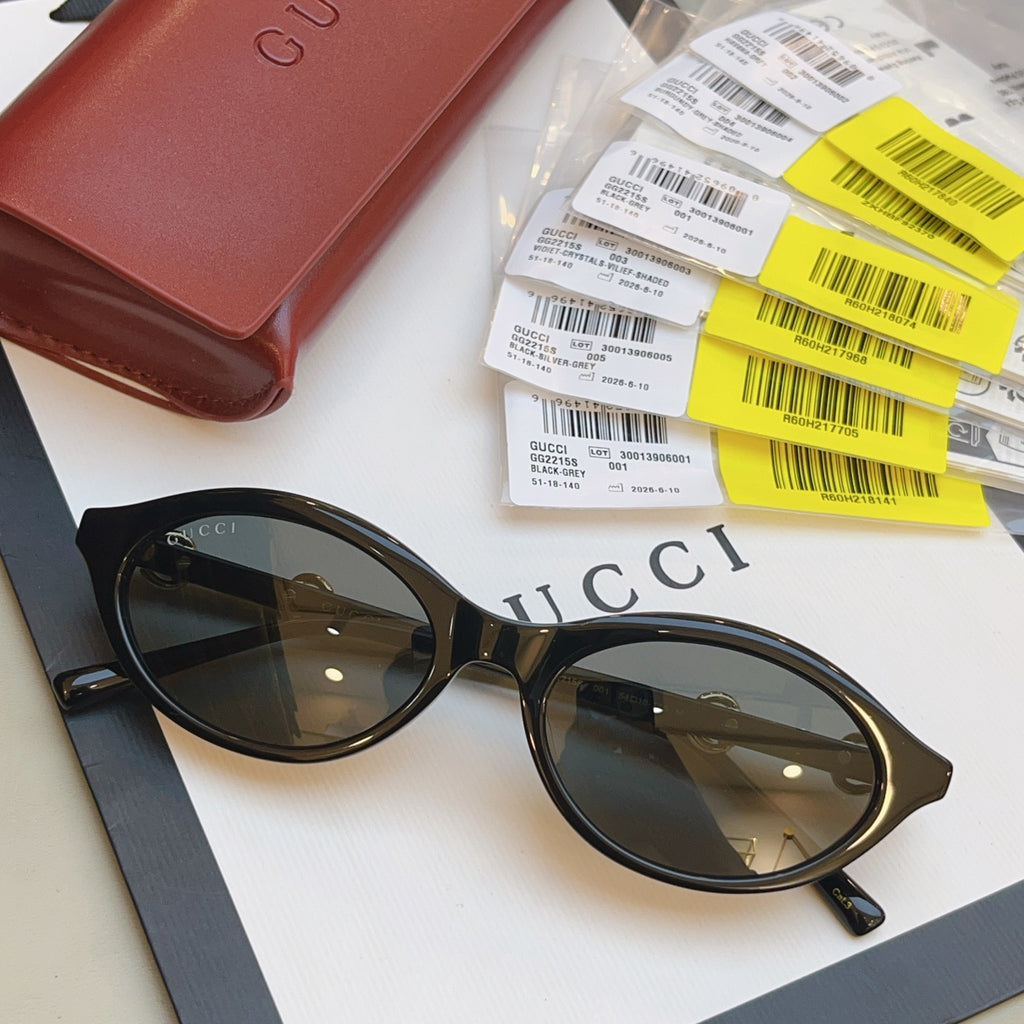 Gucci GG2215S Fashion Black Lens Sunglasses for Men & Women - detail image 2