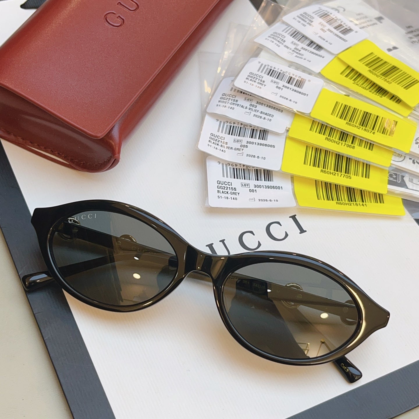 Gucci GG2215S Fashion Black Lens Sunglasses for Men & Women - detail image 2