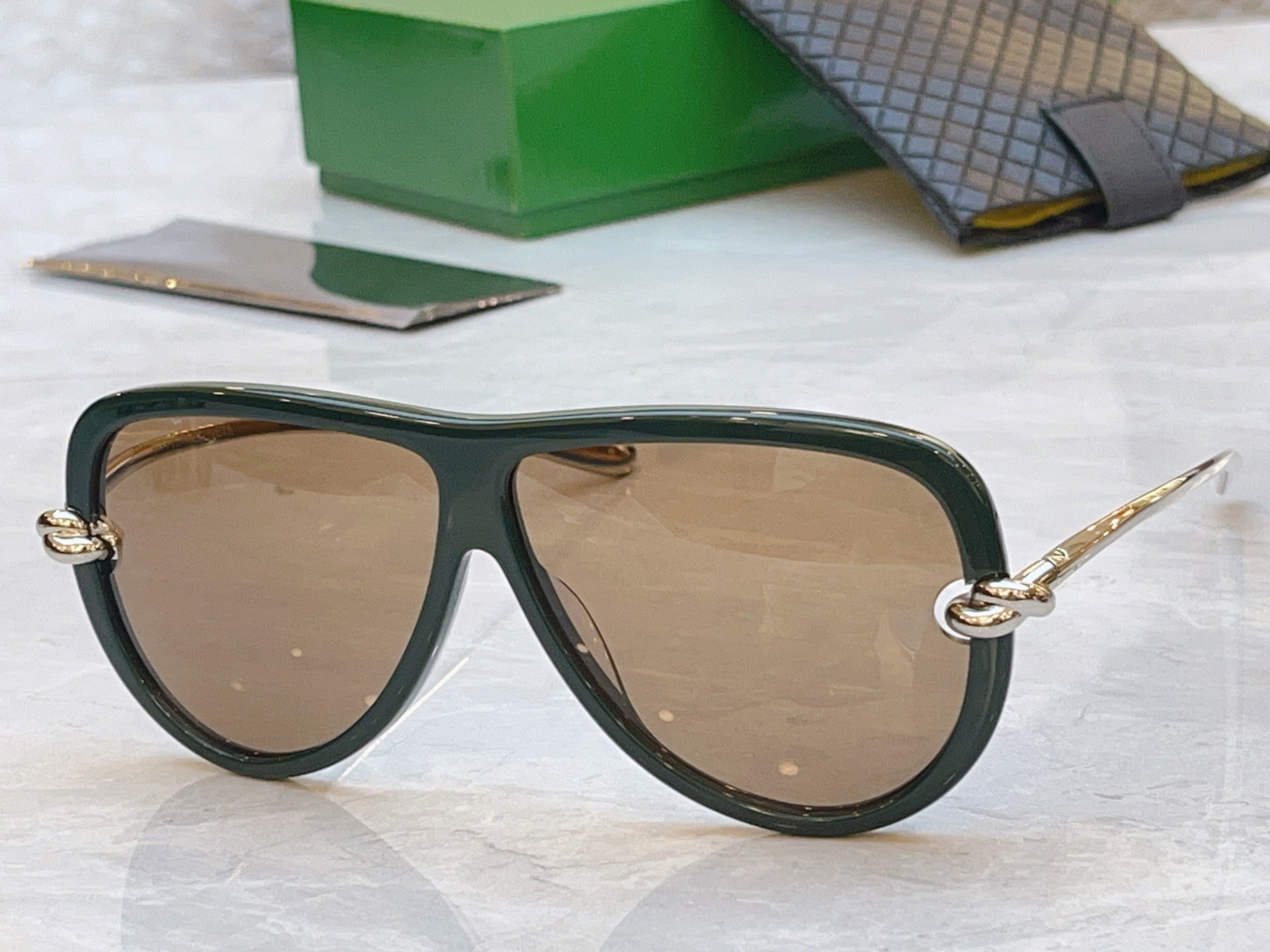 Bottega Veneta 1513S Fashion Red Lens Sunglasses for Men & Women - detail image 6
