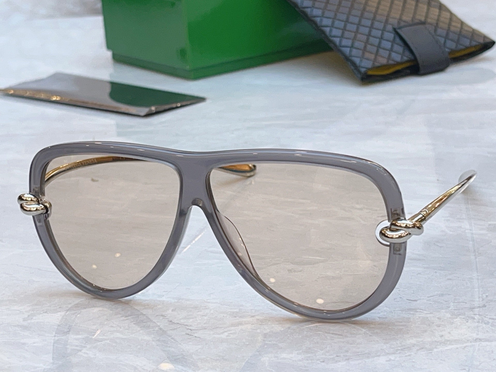 Bottega Veneta 1513S Fashion Red Lens Sunglasses for Men & Women - detail image 5